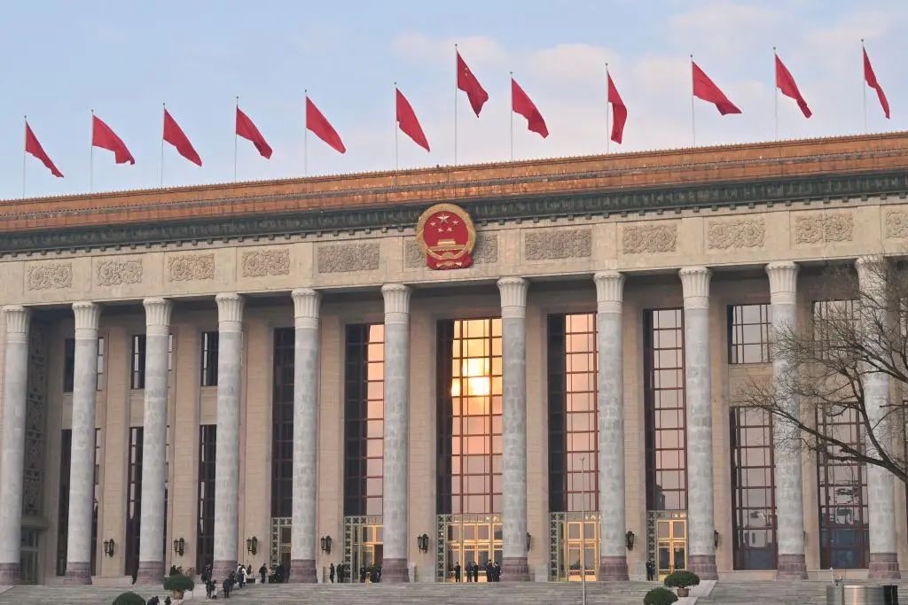 李强提到:新型储能、“沙戈荒”、海上风电、煤电!